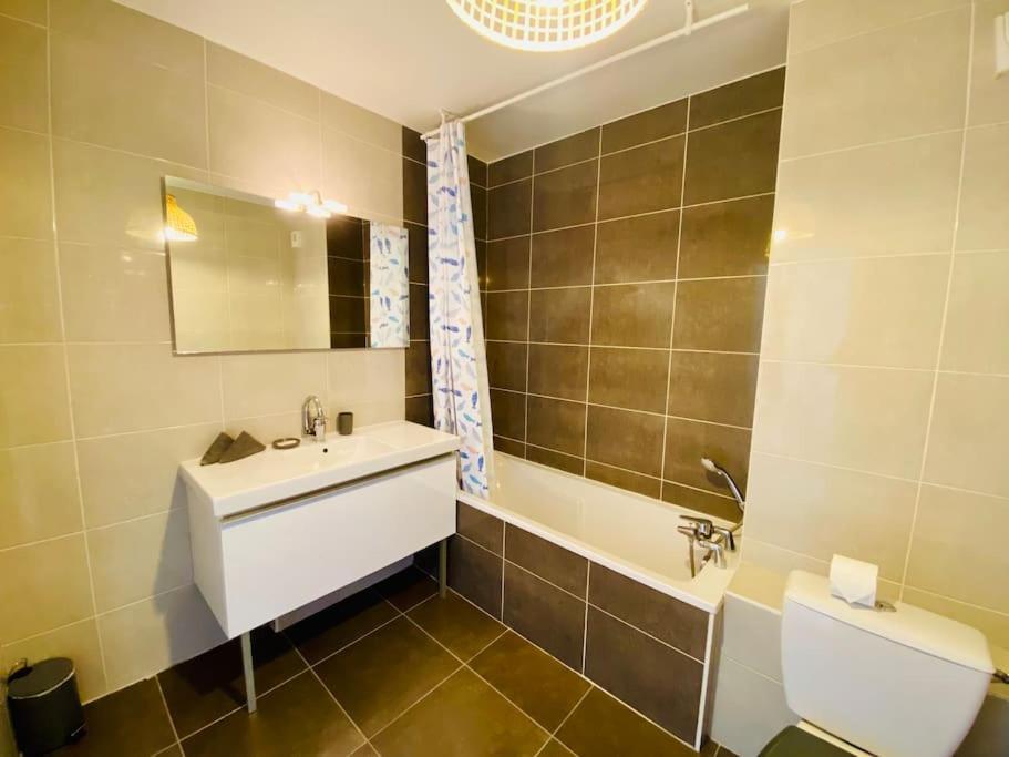 "Loulou" T1 Moderne Et Lumineux, Centre Ville, Wifi, Parking Sete Exterior photo